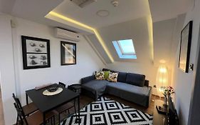 Main Square Apartment